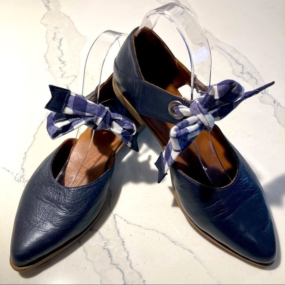 BUENO Sz 38 Leather Pointy Sandals with Gingham Bow in Navy - Picture 1 of 10